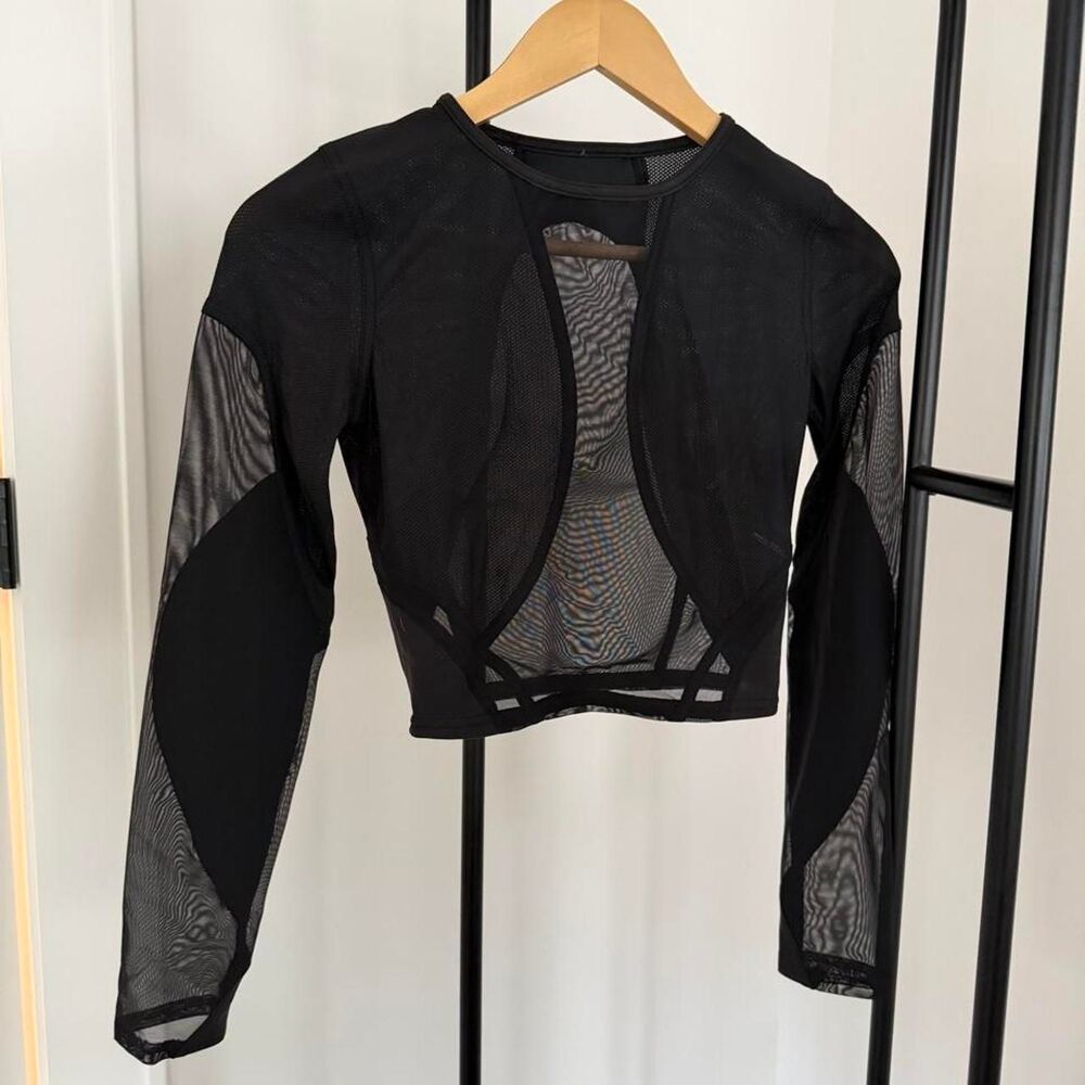 Lululemon Women's Black Crop-top